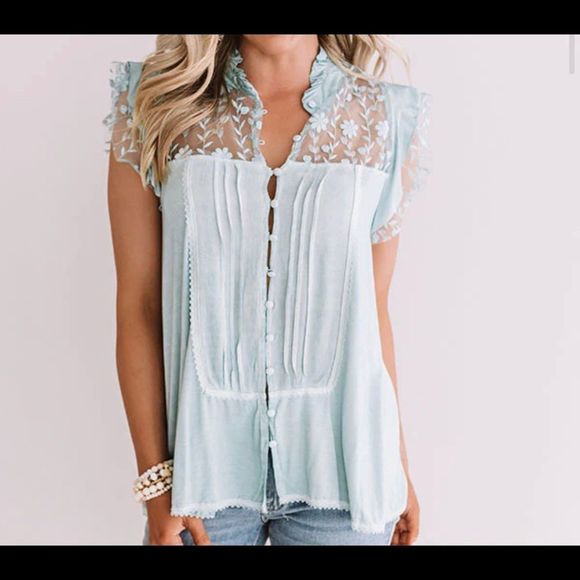 NWOT{POL} sage Lace & embroidered top - Picture 12 of 13